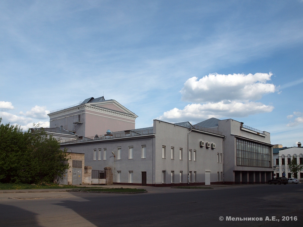 Иваново, Улица Красной Армии, 8 / Театральная улица, 2