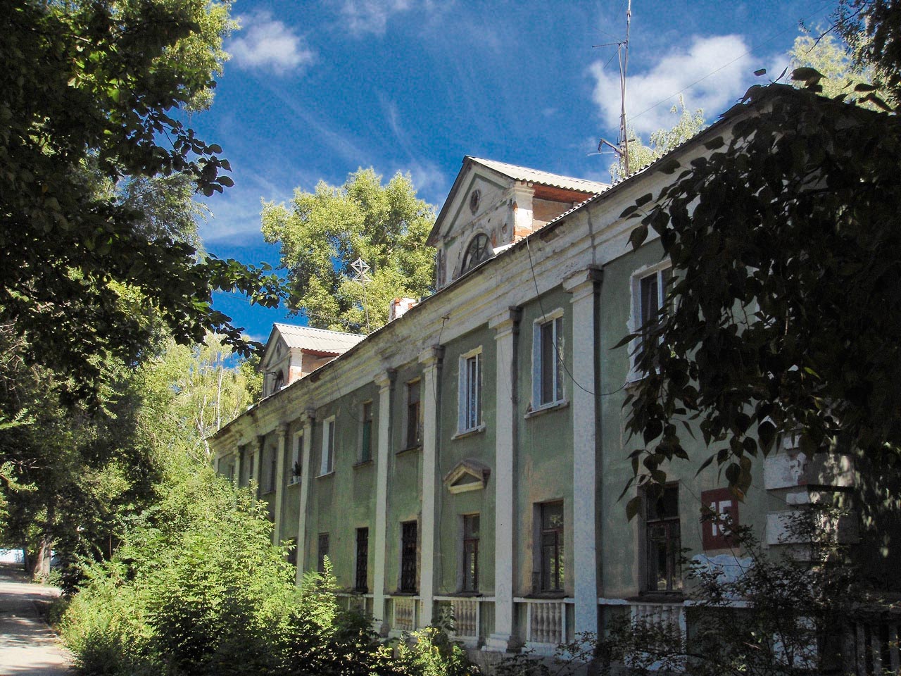 Самара, Проезд 9 Мая, 15 / Планерный переулок, 1