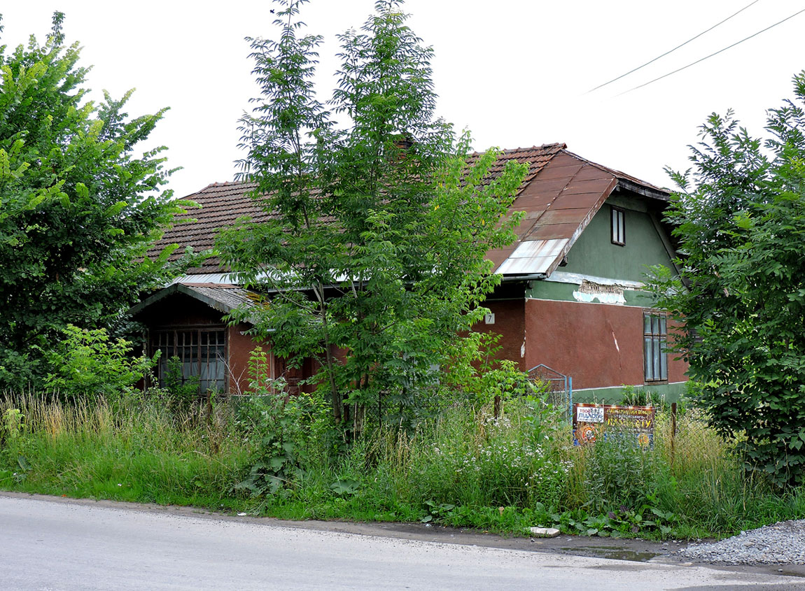 Красне, Улица Грушевского, 7