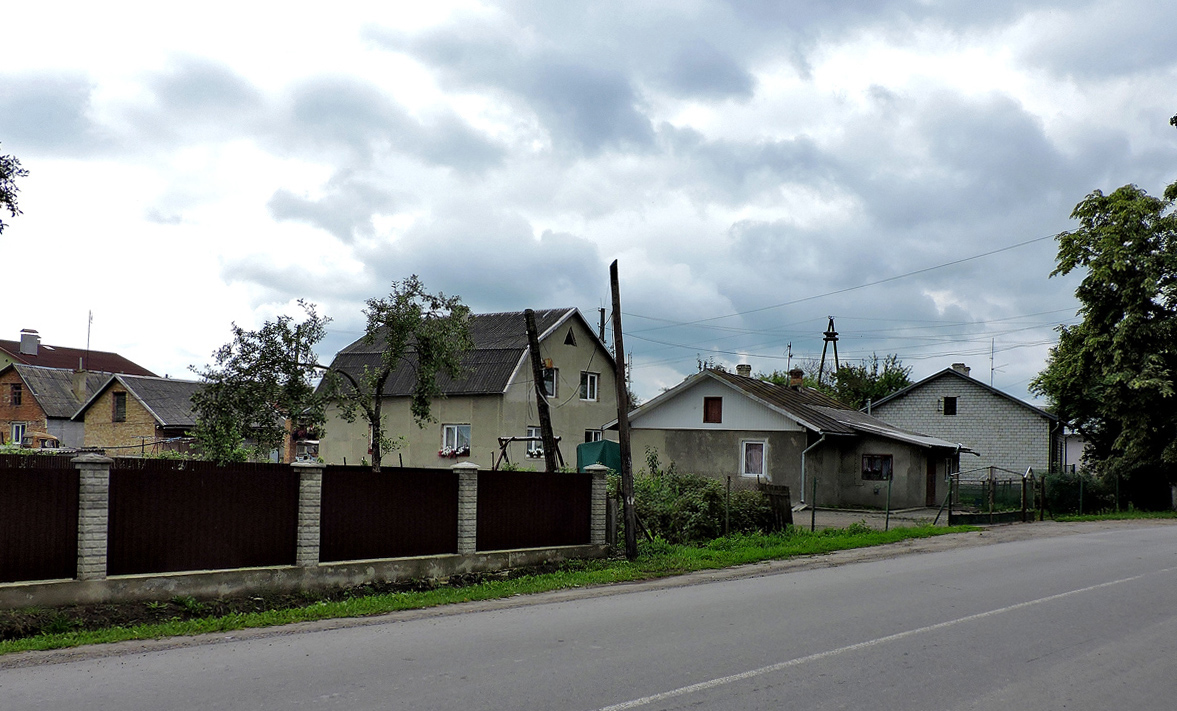 Красне, Улица Грушевского, 4; Улица Грушевского, 4a