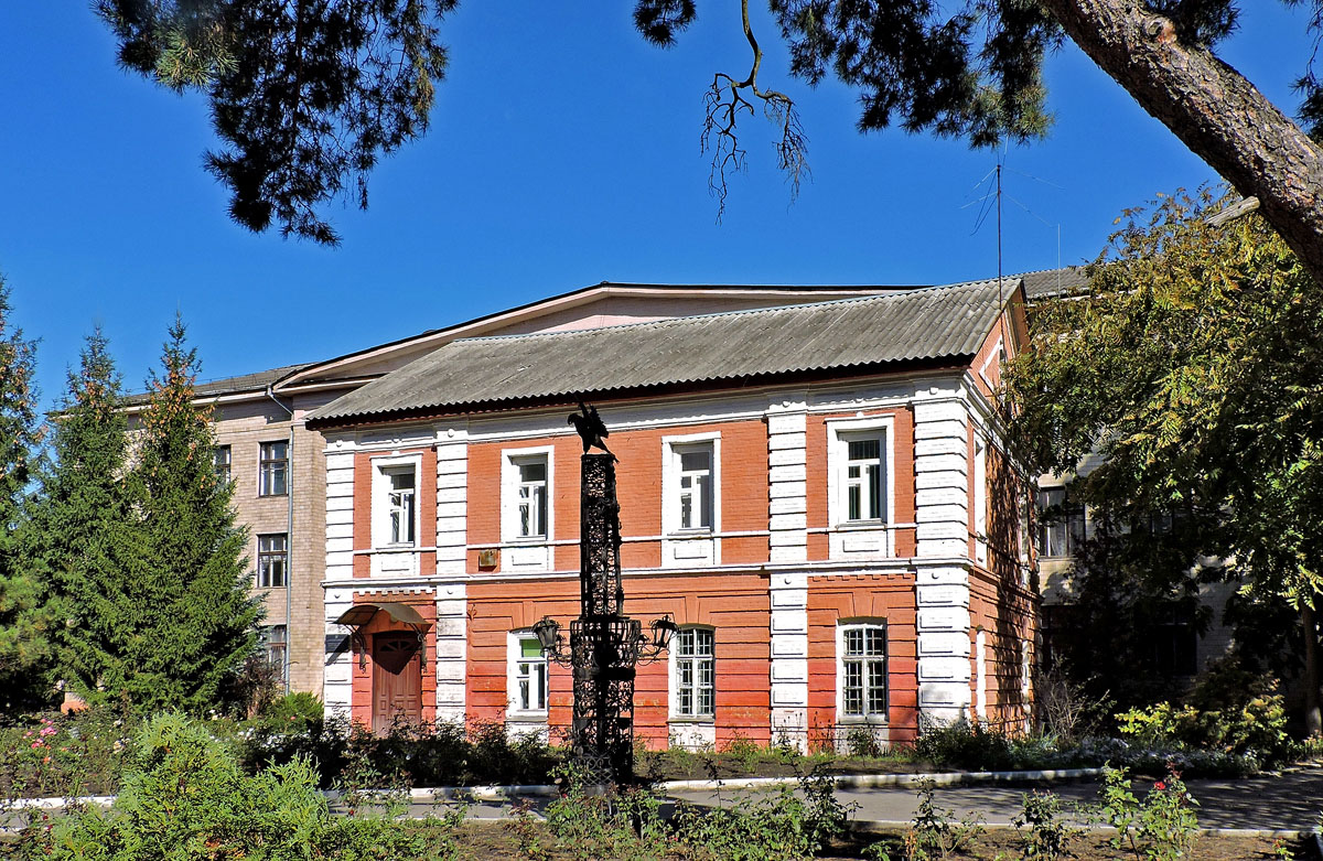 Малая Даниловка, Академическая улица, 1 корп. 1