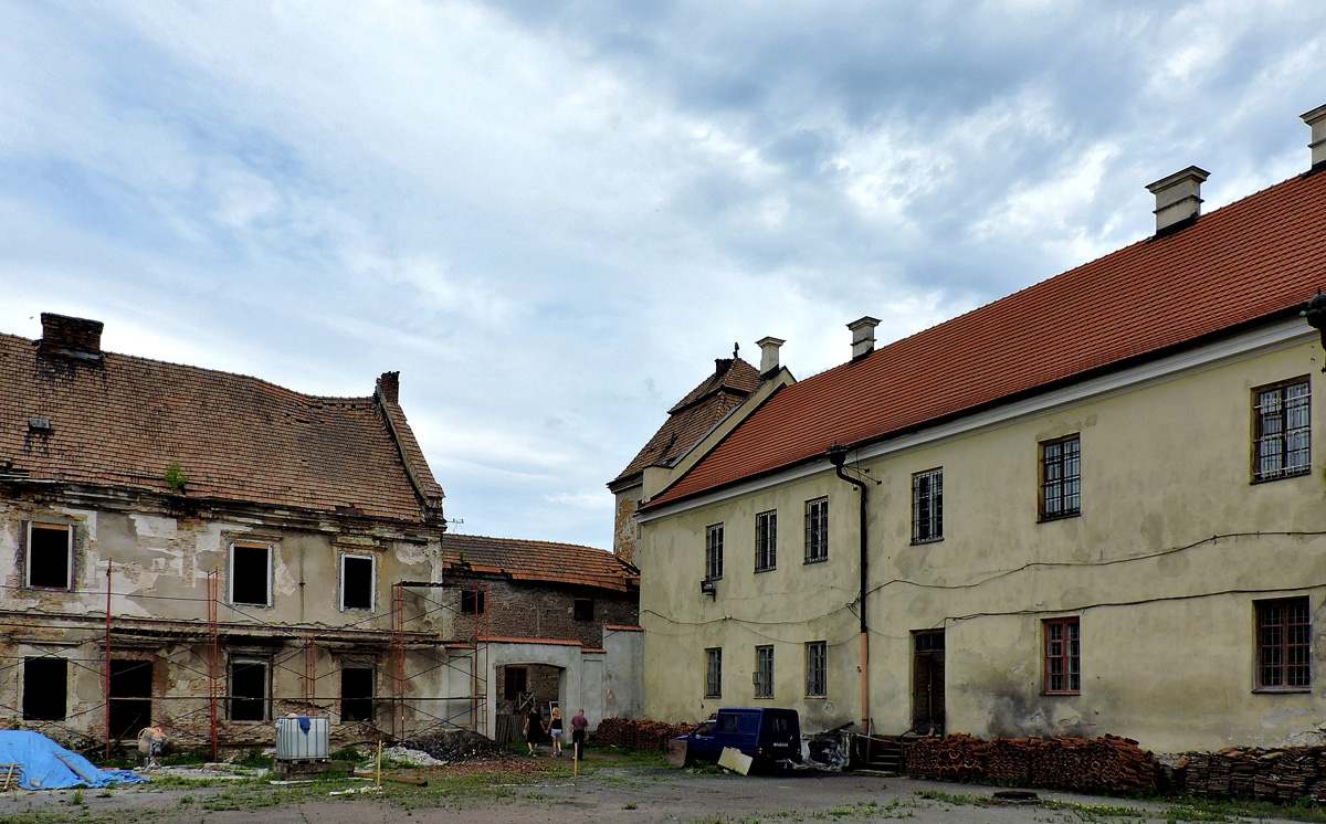 Жолква, Вечевая площадь, 2