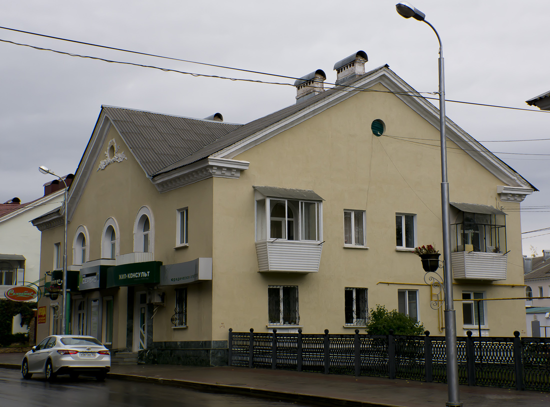 Октябрьский, Проспект Ленина, 32