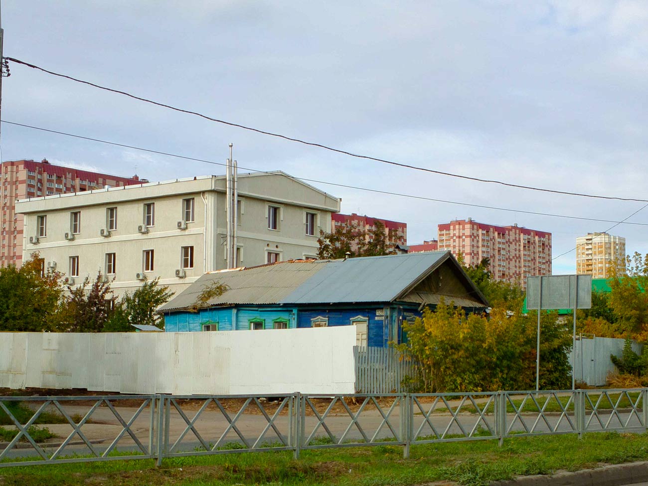Samara, Печёрская улица, 128 / Улица Советской Армии, 80; 3-й Порт-Артурский переулок, 19