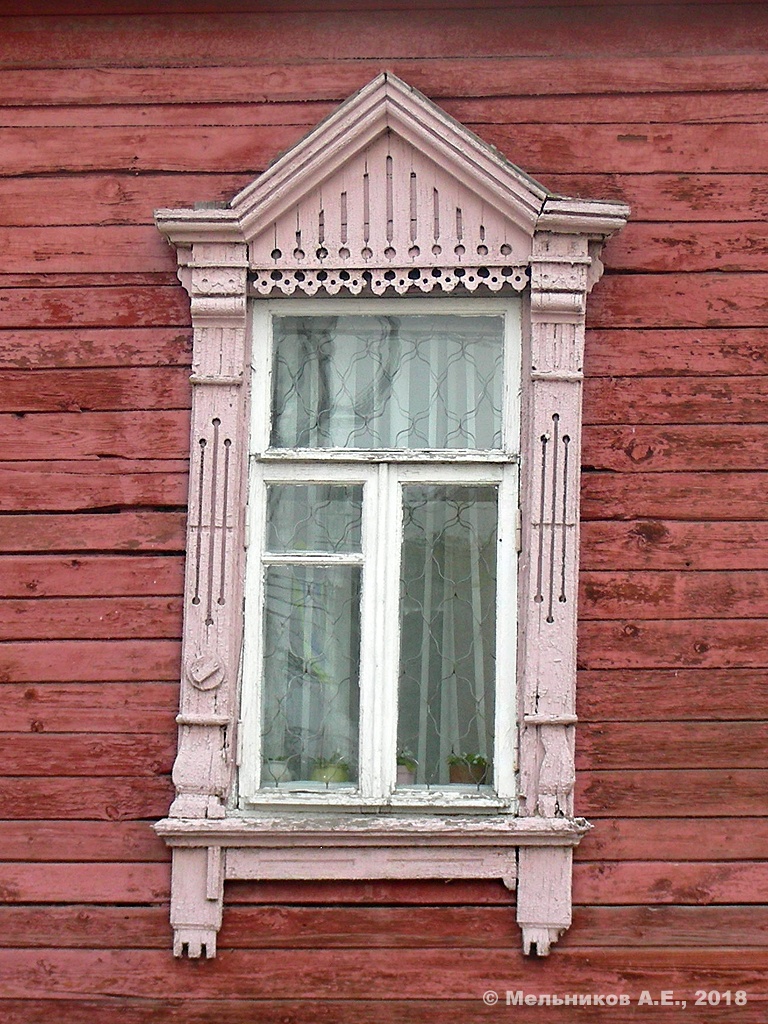 Иваново, Улица Смирнова, 25. Резные наличники