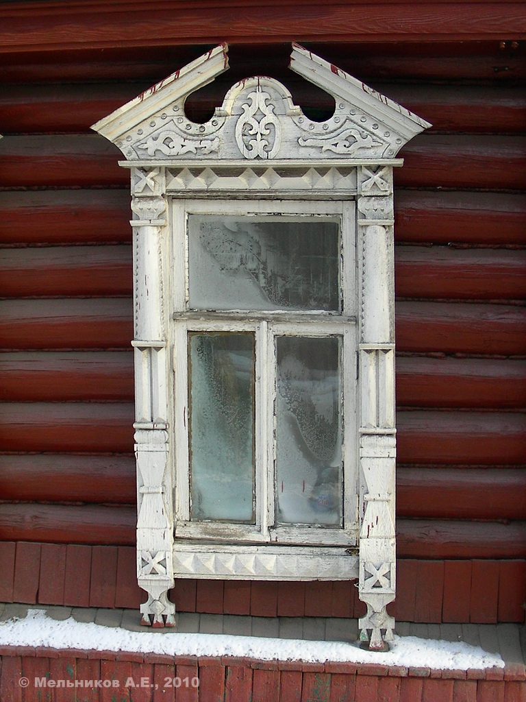 Иваново, Лежневская улица, 43 / Кохомский переулок, 2. Резные наличники