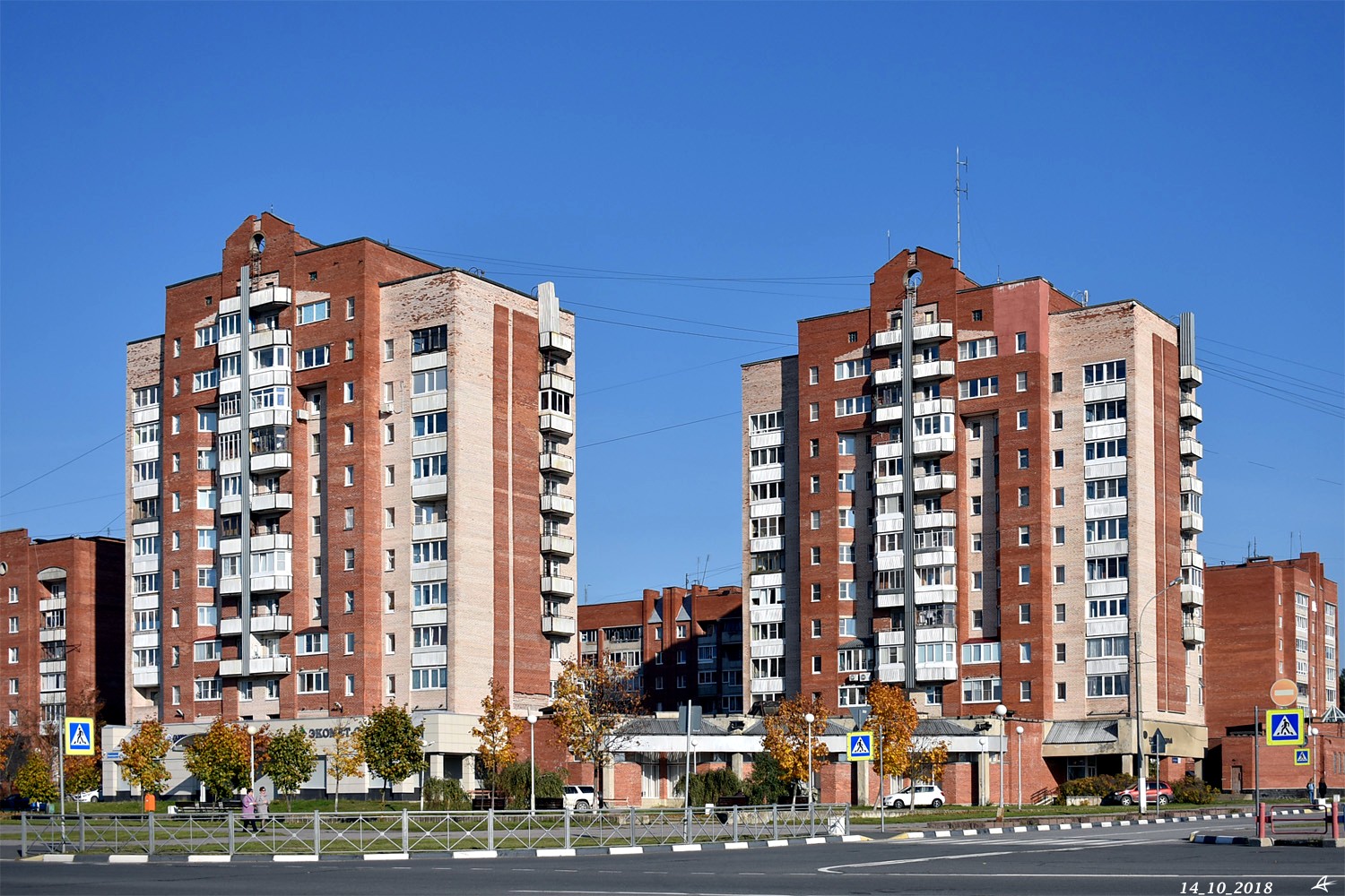 Сосновый Бор, Ленинградская улица, 58; Ленинградская улица, 56