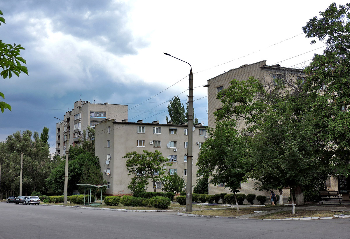 Днепрорудное, Центральная улица, 10; Центральная улица, 12; Центральная улица, 14