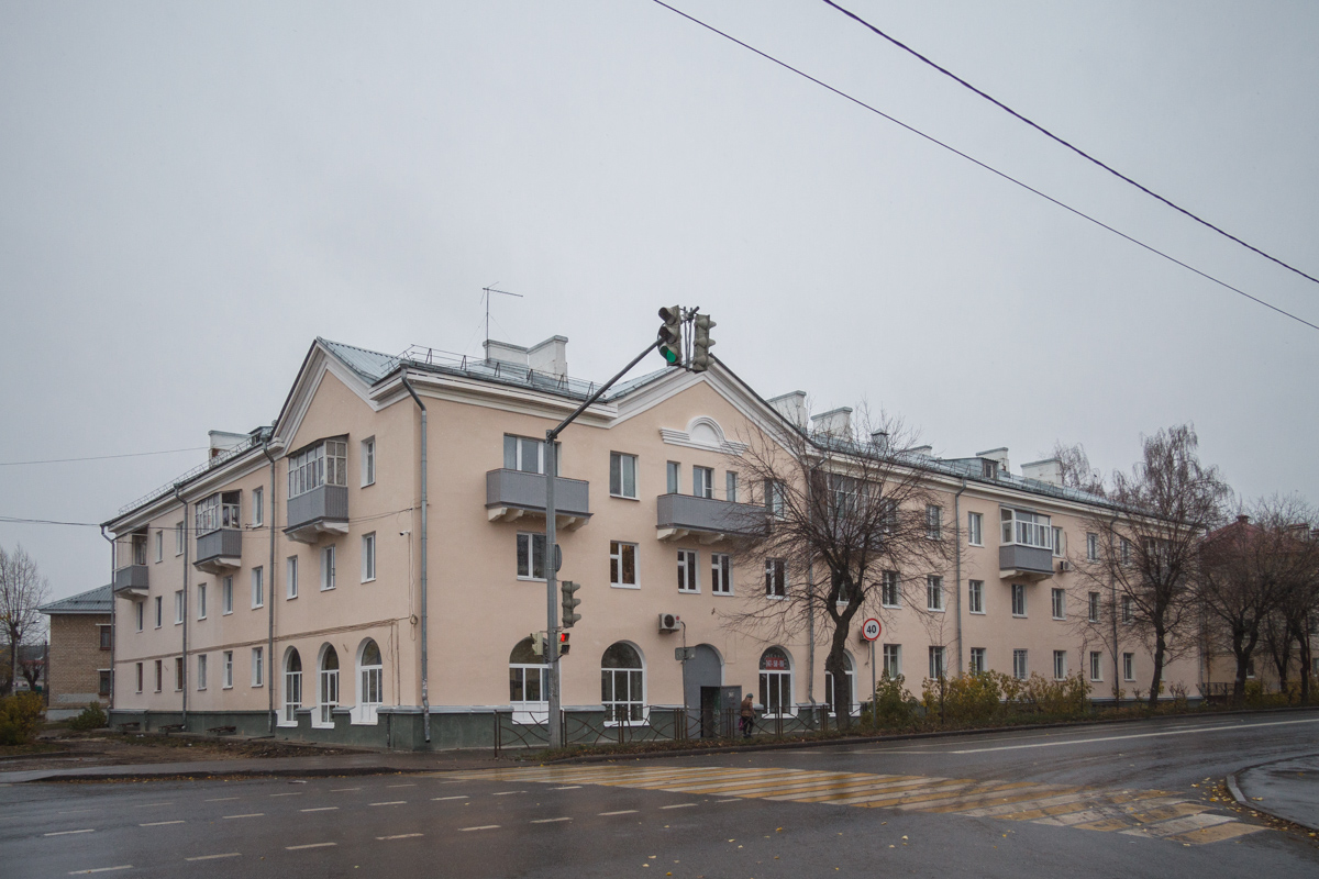Казань, Улица Мира, 17 / Каштановая улица, 2