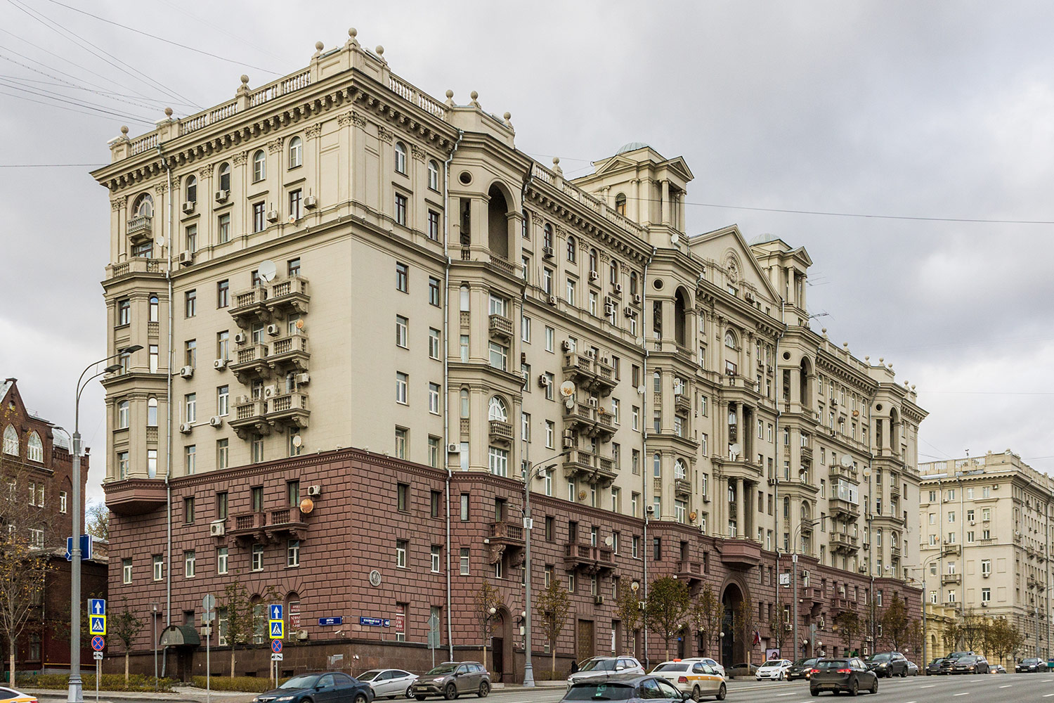 Масква, Улица Земляной Вал, 46