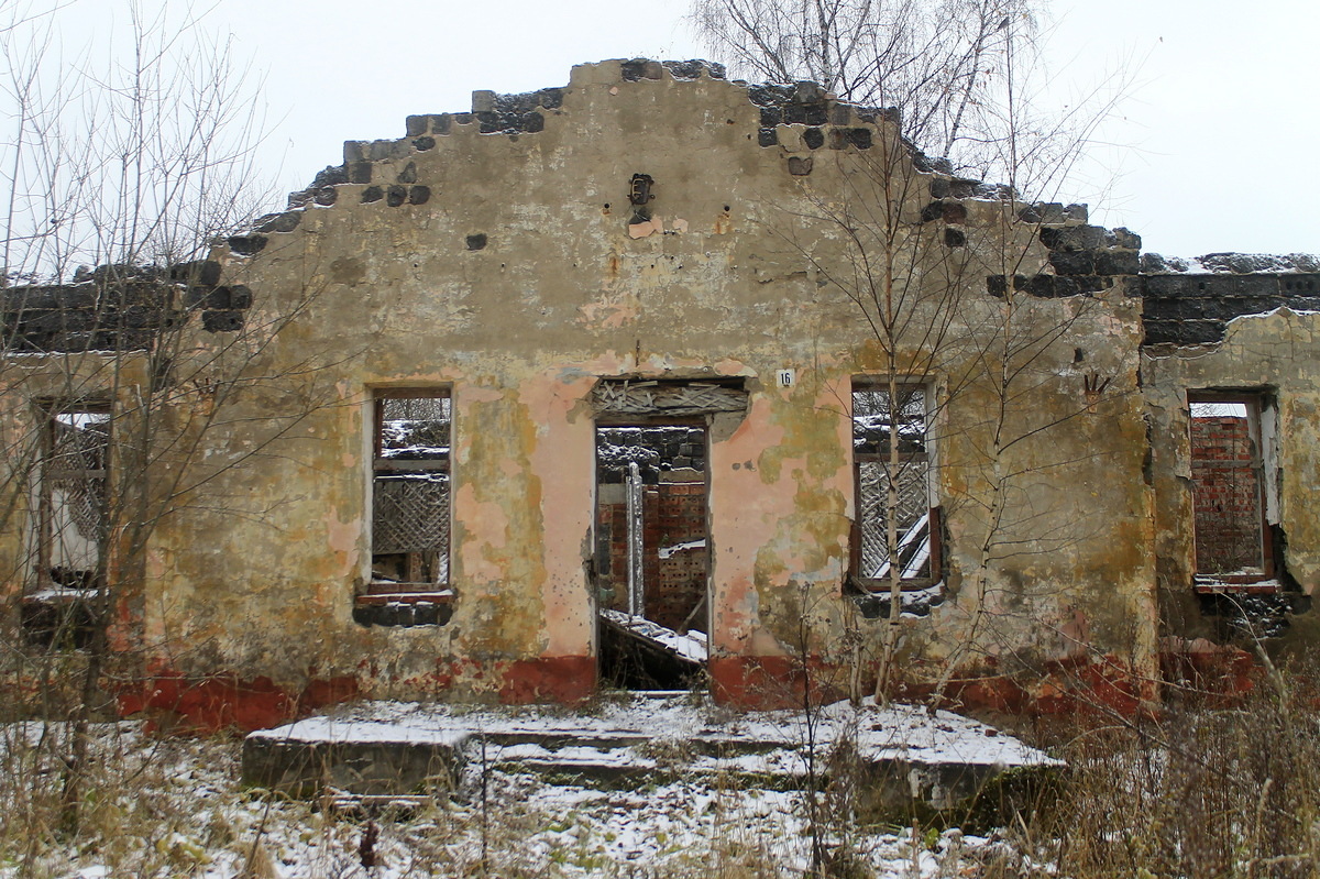 Углеуральский, Углеуральская улица, 16