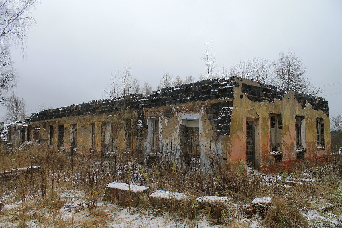 Углеуральский, Углеуральская улица, 16