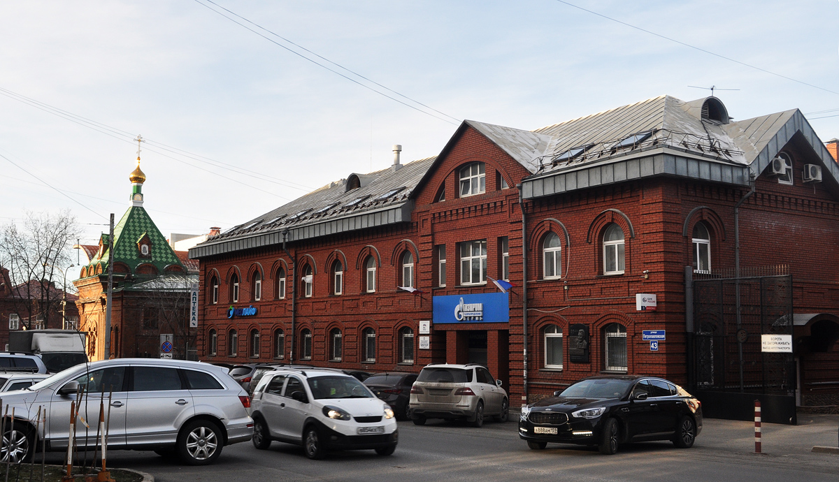 Пермь, Комсомольский проспект, 18; Петропавловская улица, 43