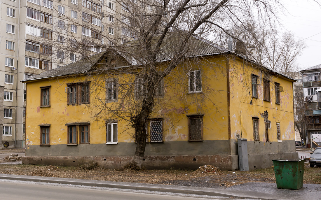 Уфа, Улица Суворова, 72 / Улица Коммунаров, 57
