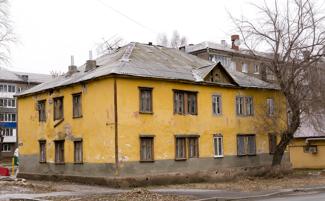 Уфа, Улица Суворова, 72 / Улица Коммунаров, 57