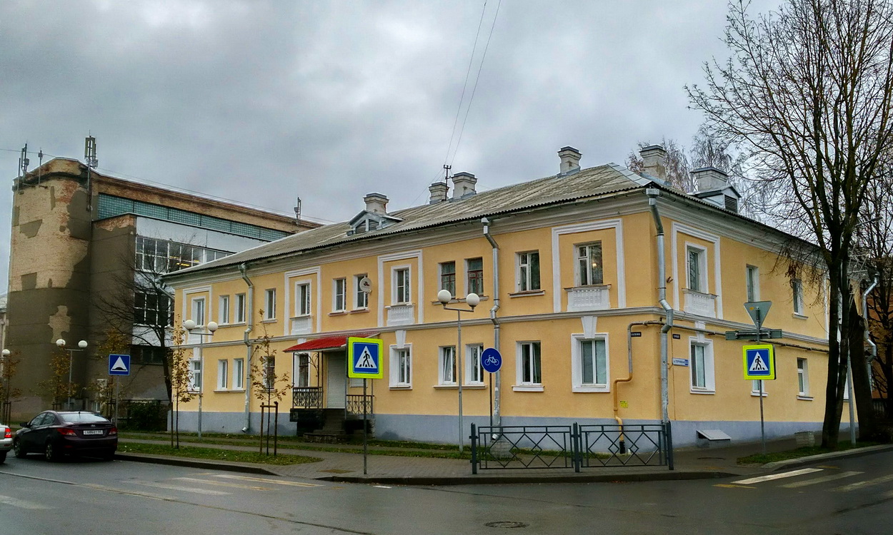 Псков, Георгиевская улица, 6 / Улица Калинина, 8