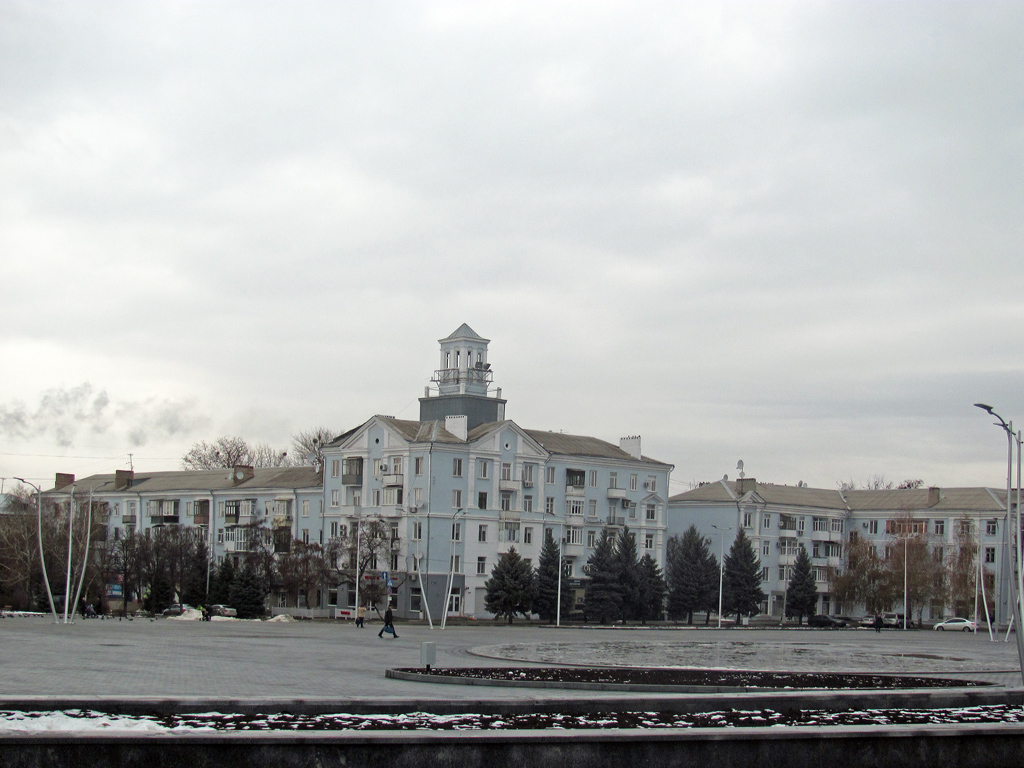 Краматорск, Академическая улица, 48; Проспект Мира, 10