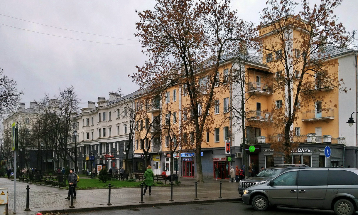 Псков, Октябрьский проспект, 14 / Улица Пушкина, 2; Улица Ленина, 11 / Улица Пушкина, 4