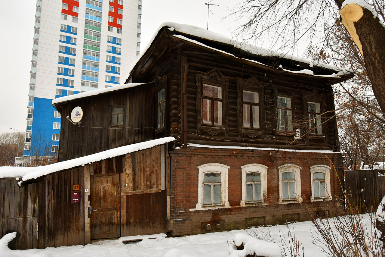 Perm, Шоссе Космонавтов, 62