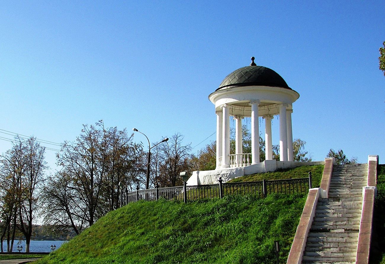 Кострома, Улица 1 Мая, беседка Островского