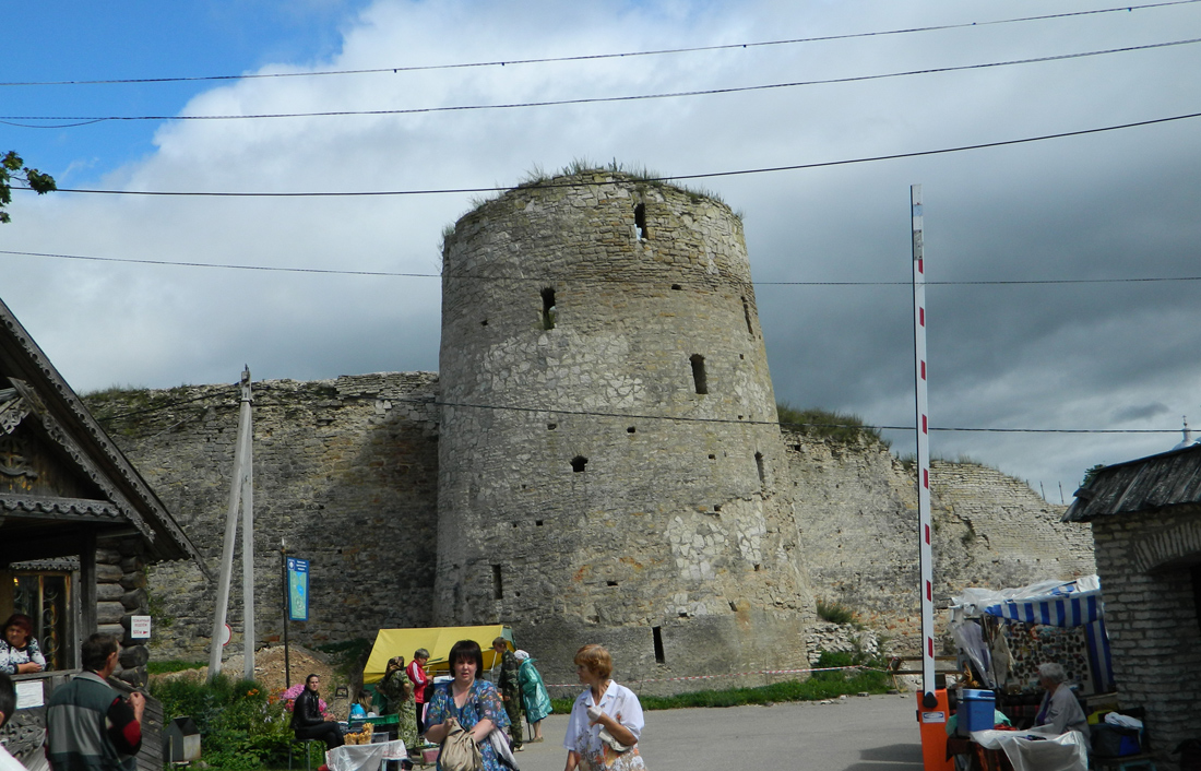 Изборск, Московская улица, Башня Темнушка