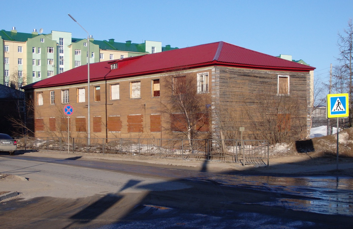Naryan-Mar, Улица Хатанзейского, 16