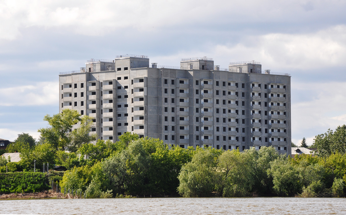 Omsk, Улица Леонида Маслова, 8