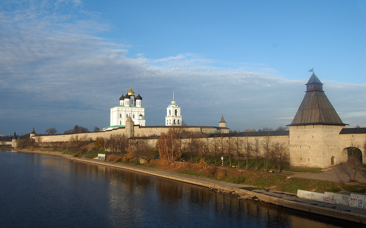 Псков, Кремль, 7; Кремль, 3; Кремль, 2/1; Кремль, 1/1; Кремль, 1/4; Кремль, 1/2; Кремль, 1/7; Улица Набат, 2*