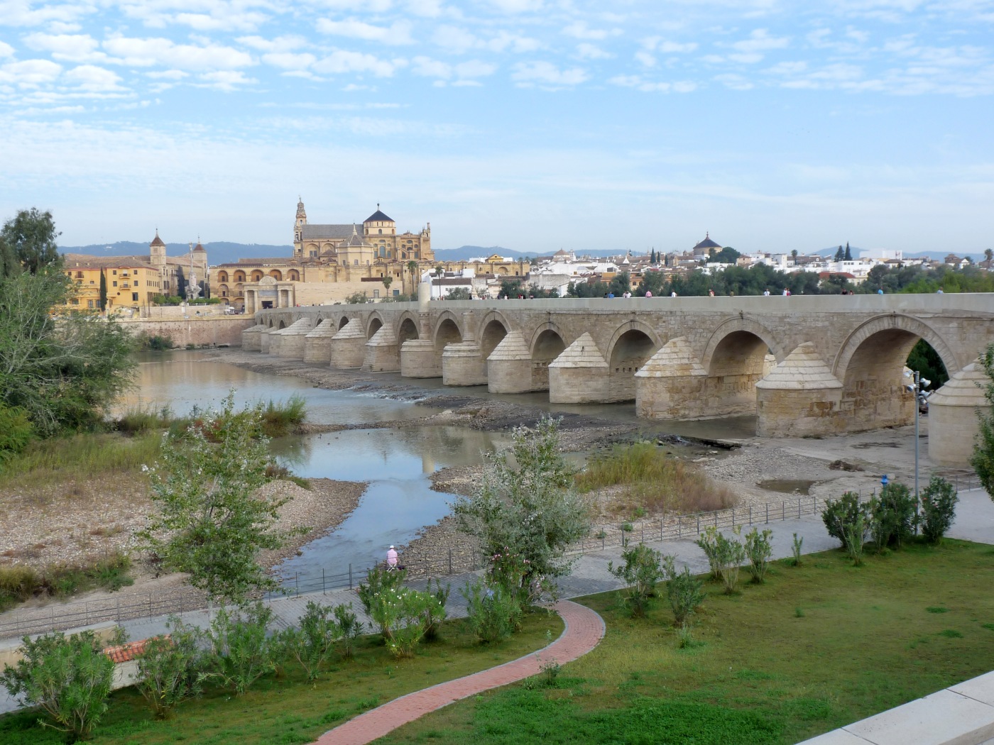 Кордова, C/ Cardenal Herrero, 1; Puente Romano