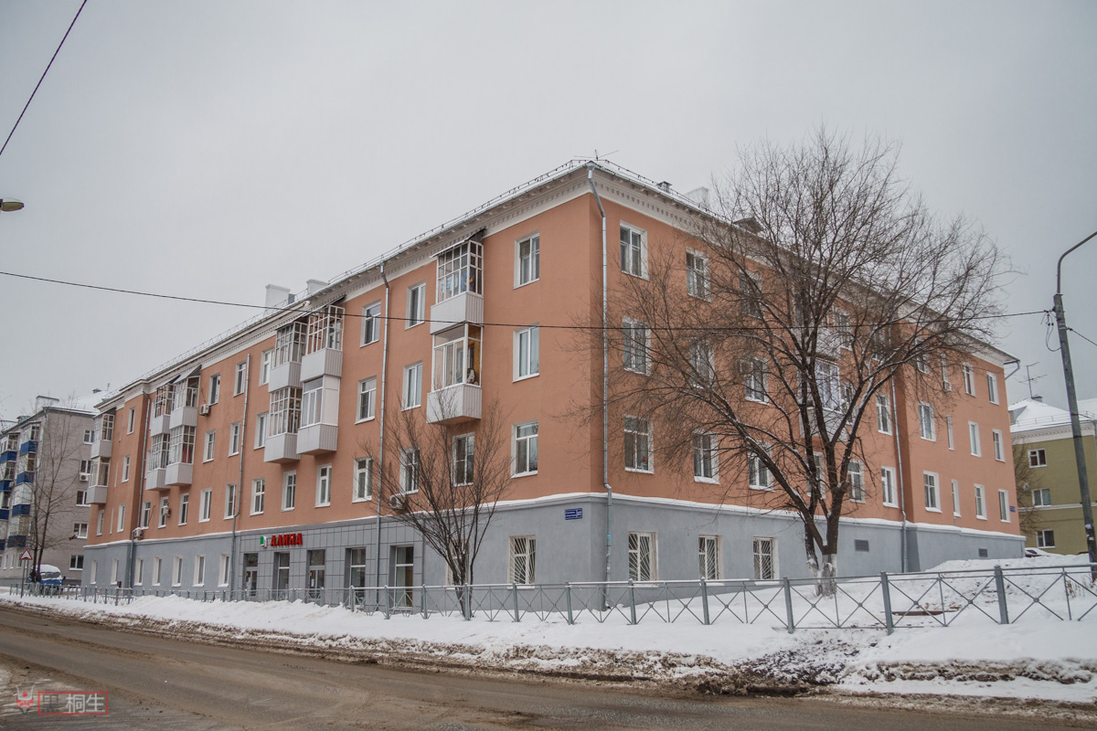 Казань, Улица Лейтенанта Красикова, 3 / Улица Ильича, 27