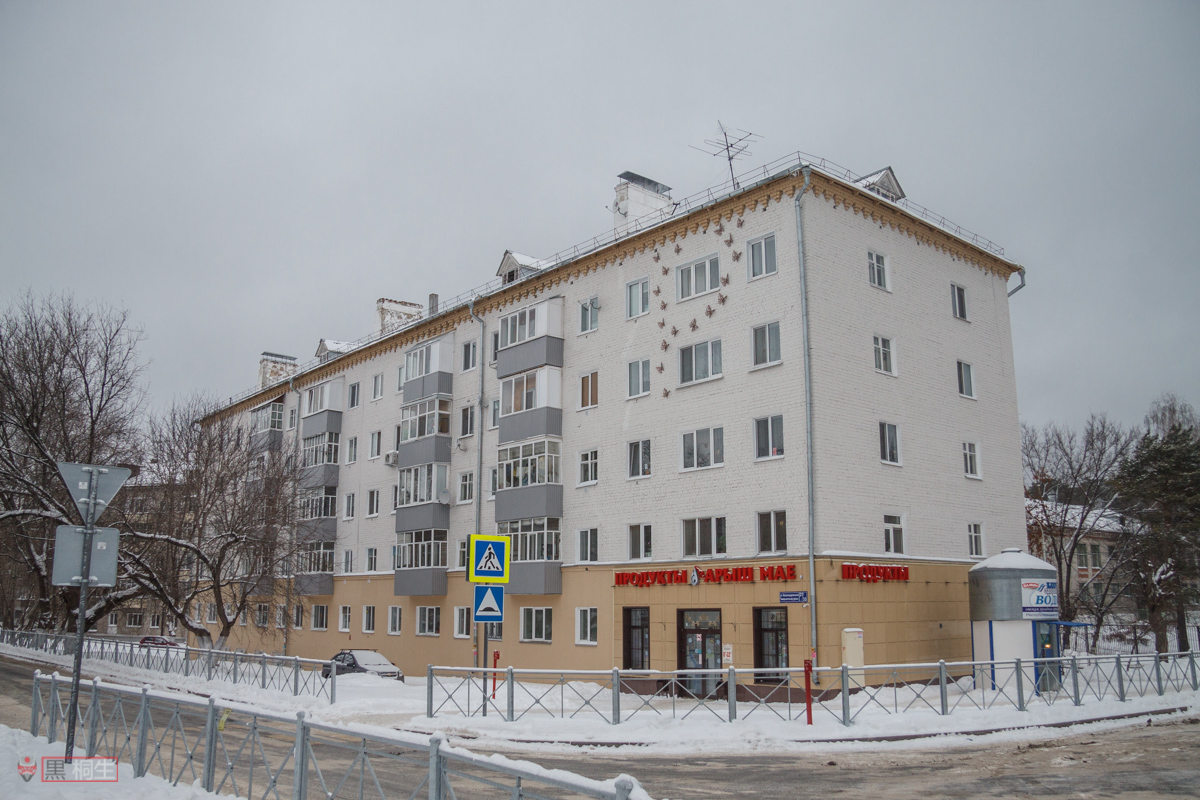 Casáin, Улица Железнодорожников, 27 / Улица Ильича, 33