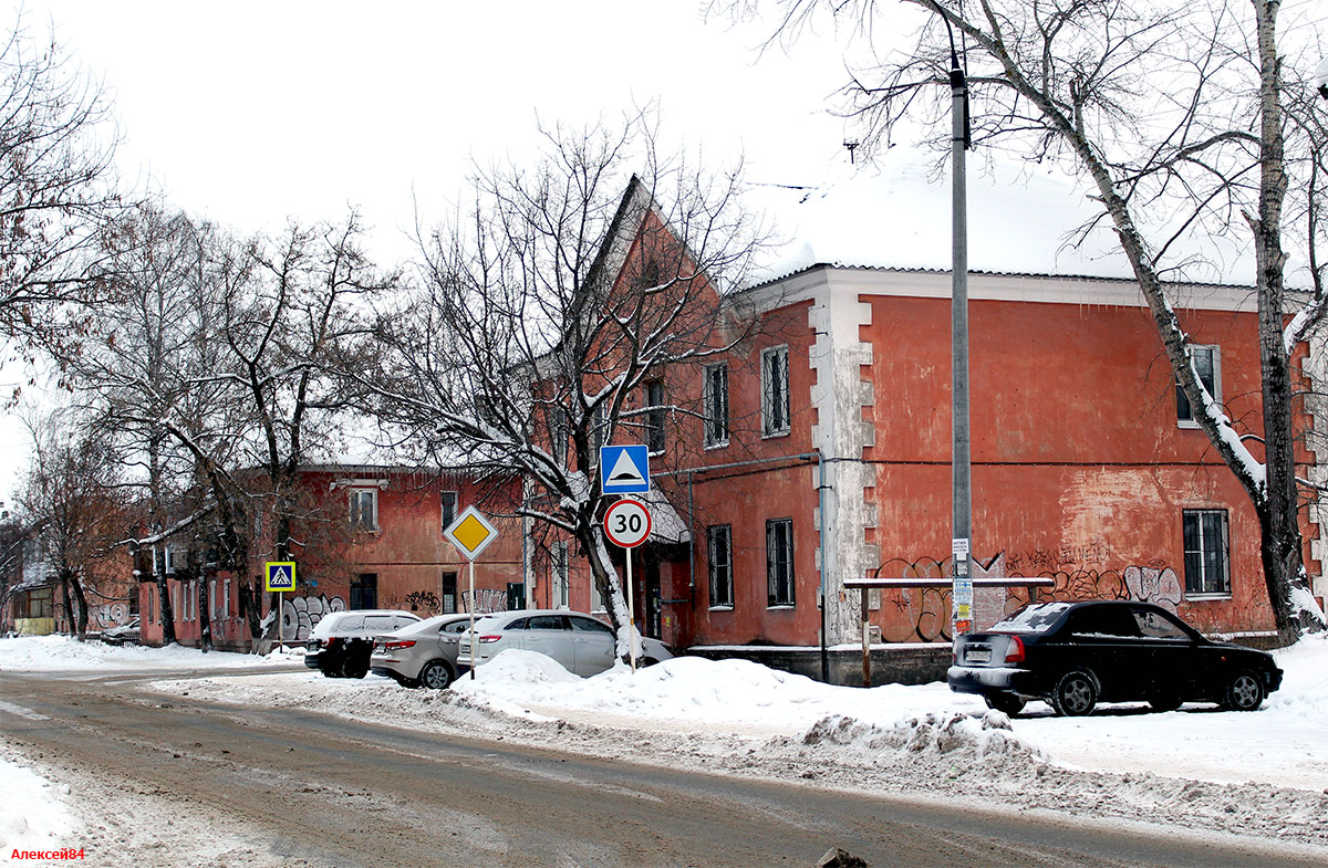 Дзержинск, Улица Гастелло, 27