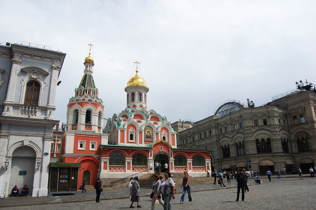 Moscow, Никольская улица, 3; Красная площадь, 3 / Ветошный переулок, 2 / Улица Ильинка, 1 / Никольская улица, 2
