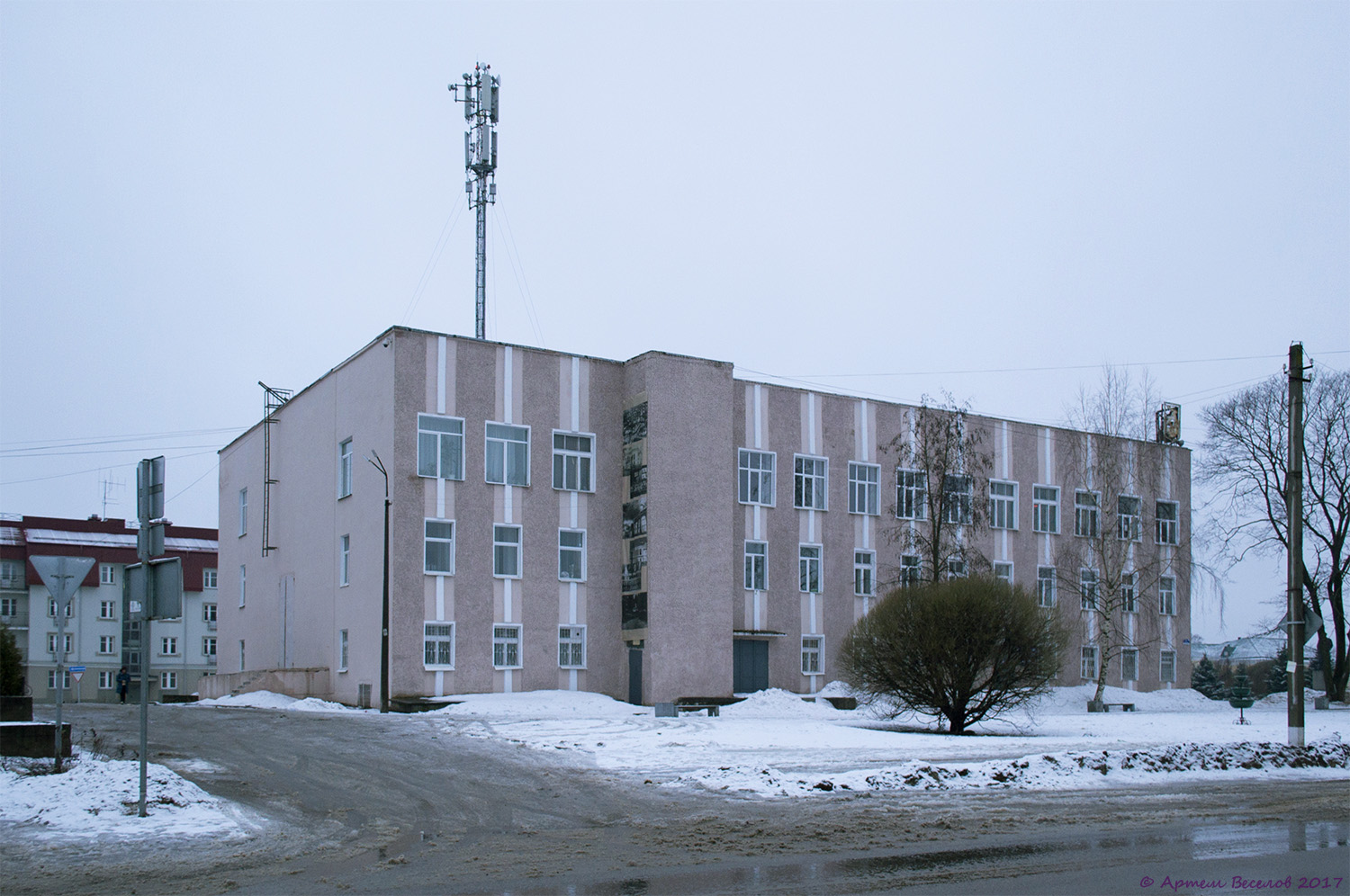 Тихвин, Площадь Свободы, 1