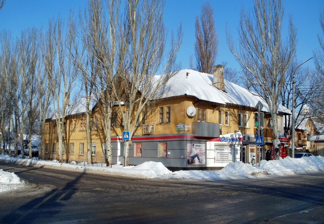 Макеевка, Улица Плеханова, 13 / Донецкая улица, 68