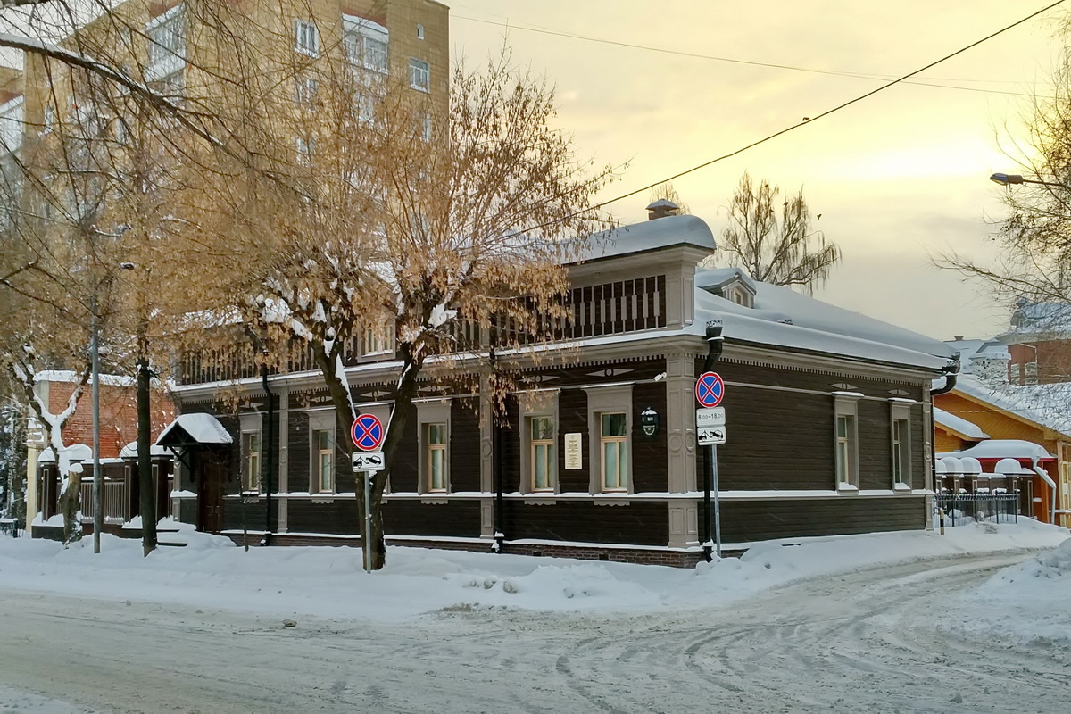 Казань, Улица Маяковского, 9 / Катановский переулок, 8