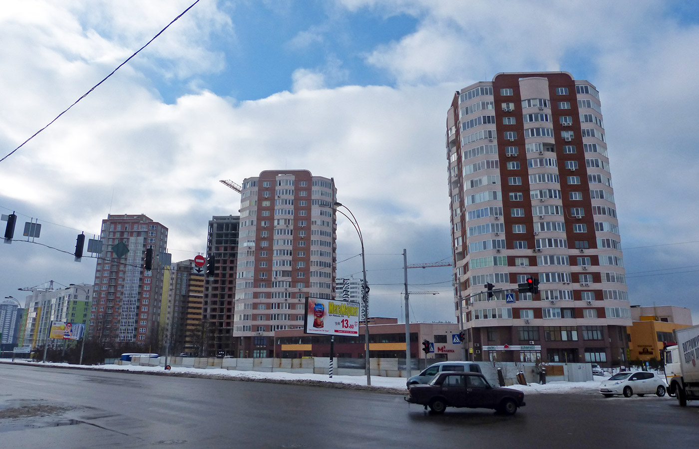 Бровары, Киевская улица, 265 (дом "Брют"); Киевская улица, 265 (дом "Мокко"); Киевская улица, 261 секция 4 Бровары, Киевская улица, 265 (дом "Брют"); Киевская улица, 265 (дом "Мокко"); Киевская улица, 261 секция 4