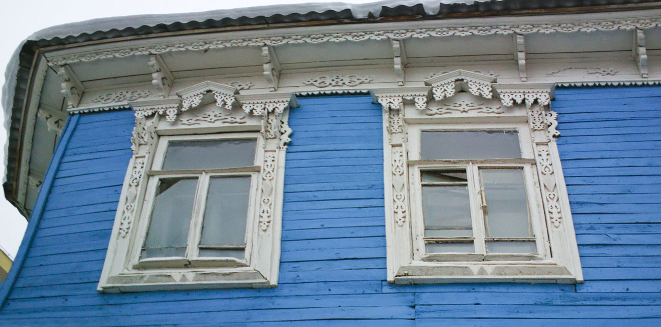 Samara, Ленинская улица, 332 / Полевая улица, 55. Резные наличники