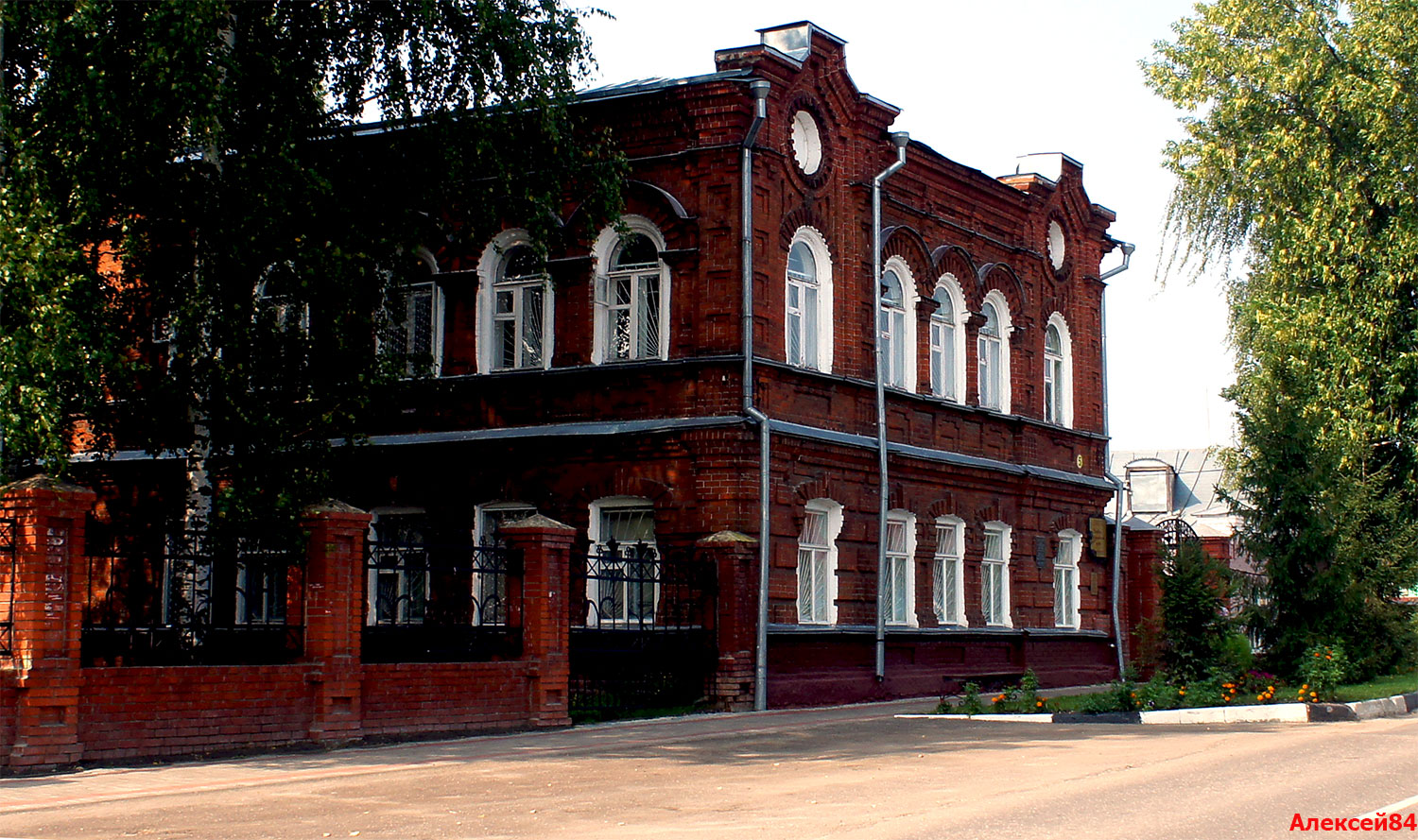 Semyonov, Улица Ванеева, 5