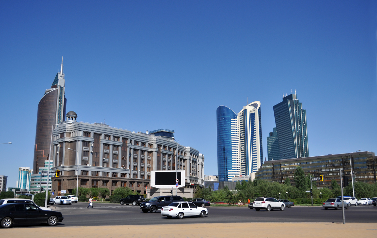 Astana, Проспект Кабанбай батыра, 19 блок D; Проспект Кабанбай батыра, 21/1; Улица Динмухамеда Кунаева, 8; Улица Динмухамеда Кунаева, 6; Улица Динмухамеда Кунаева, 10; Улица Достык, 1
