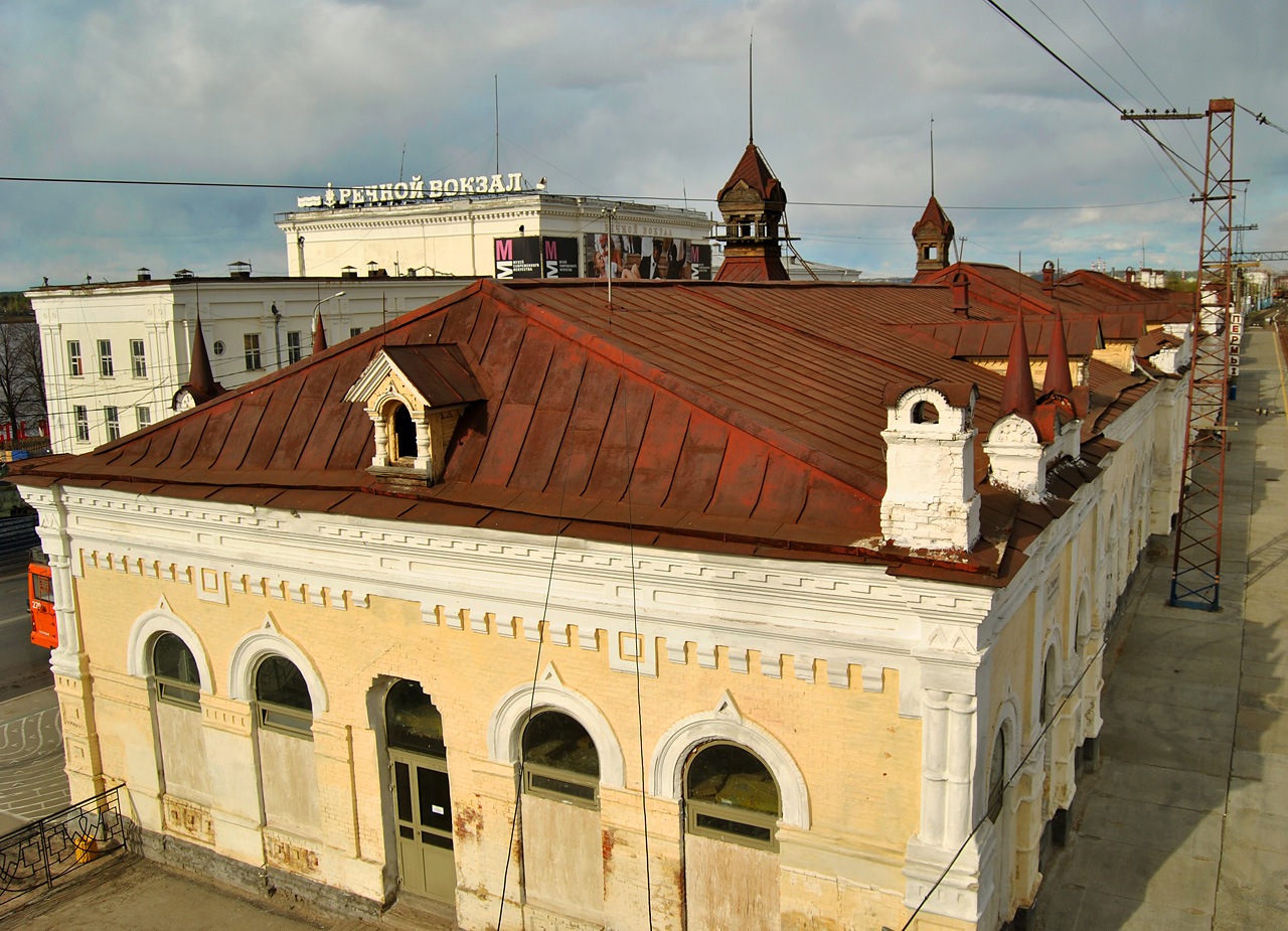 Пермь, Монастырская улица, 5; Монастырская улица, 2