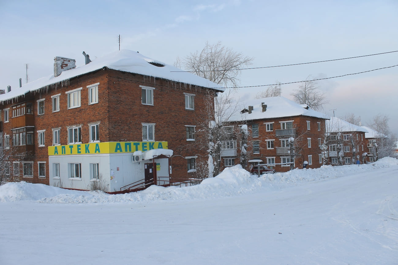 Кизел, Улица Энгельса, 82 / Улица Крупской, 11; Улица Энгельса, 80; Улица Энгельса, 78; Улица Энгельса, 76