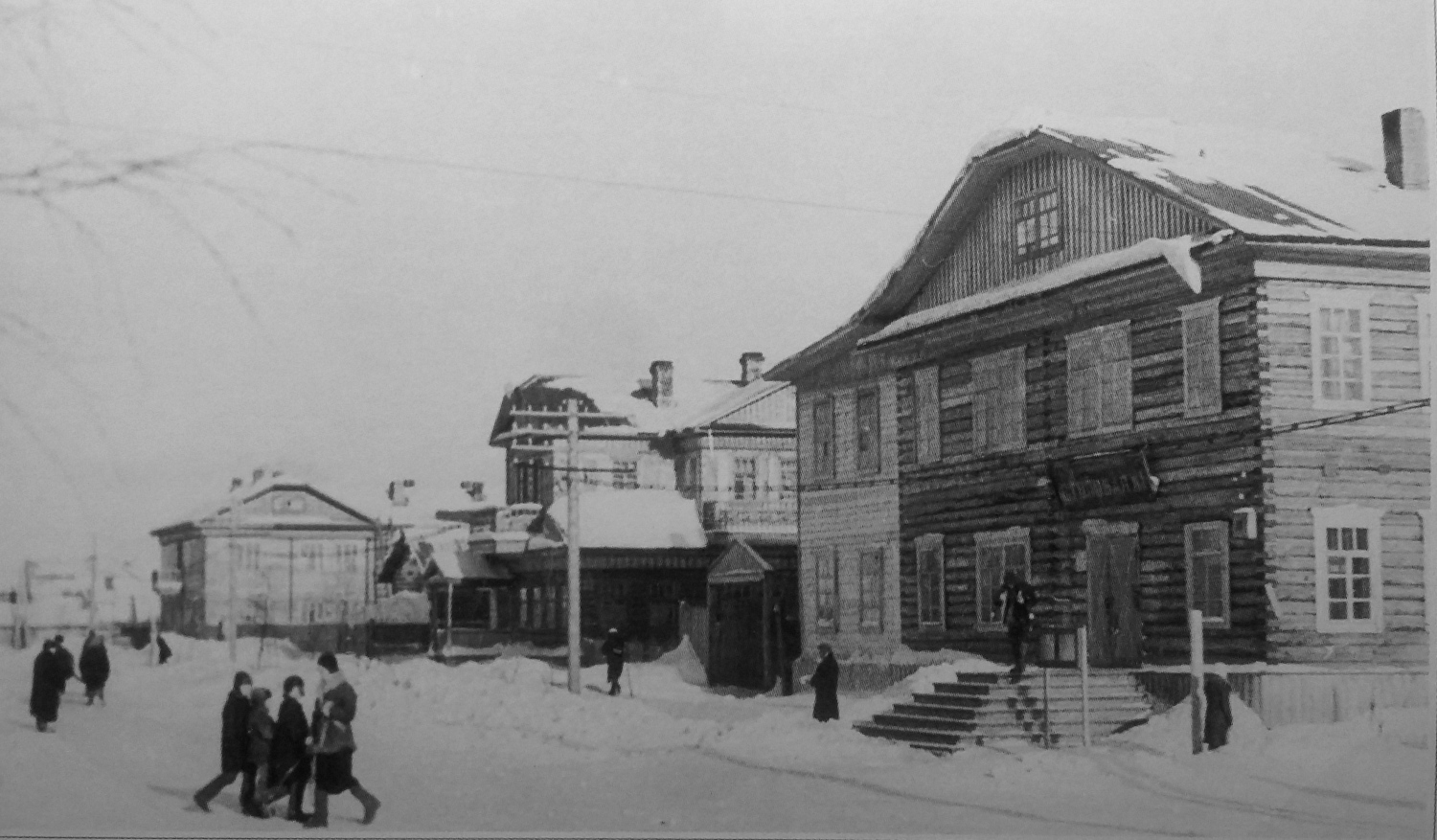 Нарьян-Мар, Улица Смидовича, 2 / Улица Хатанзейского, 14; Улица Хатанзейского, 12; Улица Выучейского, 11 / Улица Хатанзейского, 10