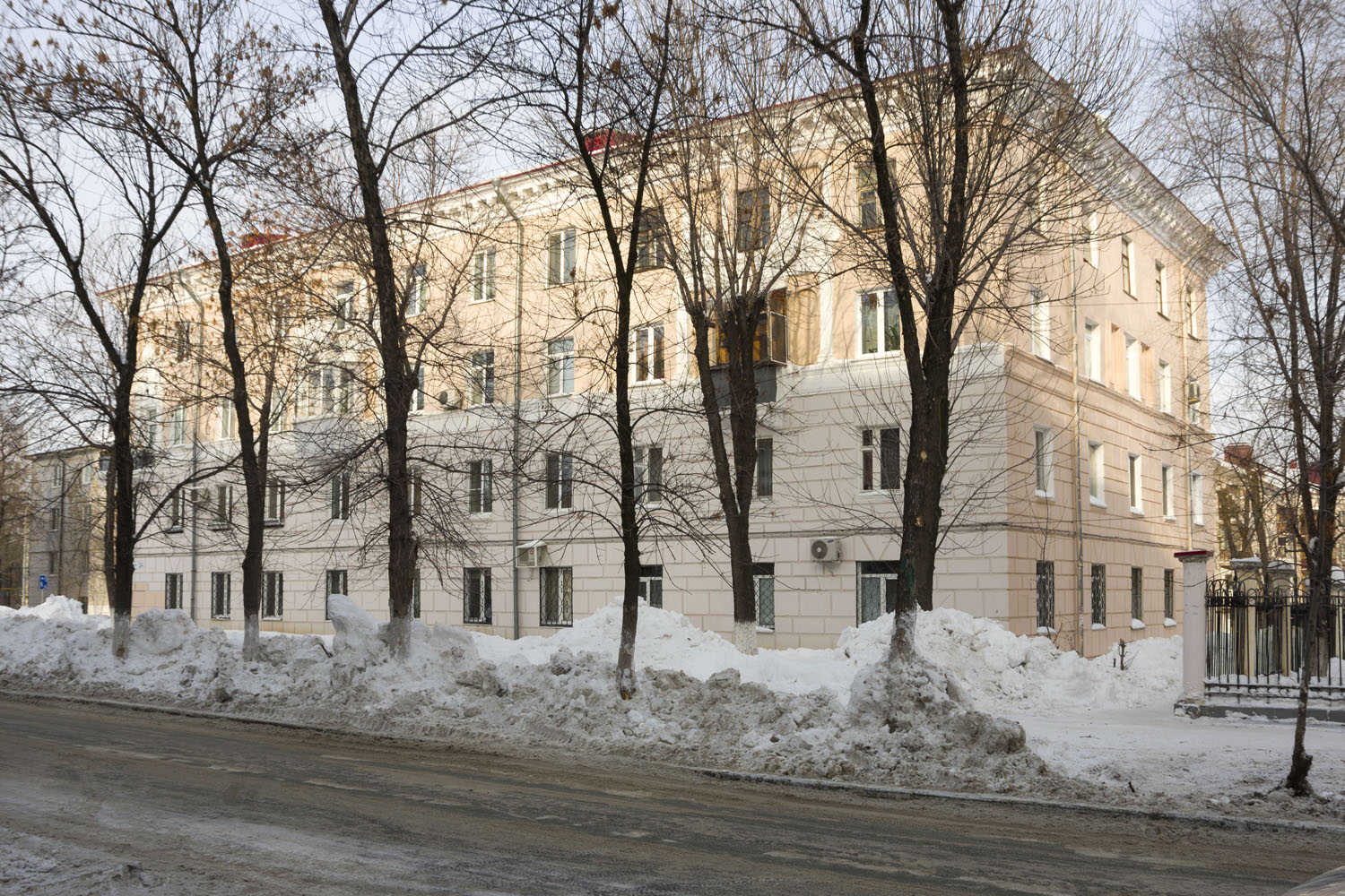 Новокуйбышевск, Коммунистическая улица, 43 / Улица Фрунзе, 24