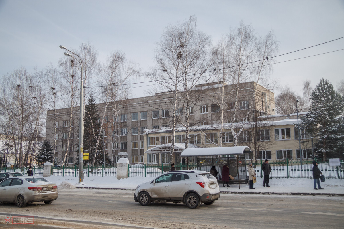Казань, Улица Максимова, 34 / Ленинградская улица, 24 (стационар)