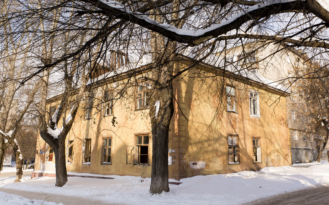 Уфа, Черниковская улица, 11 / Улица Свободы, 20