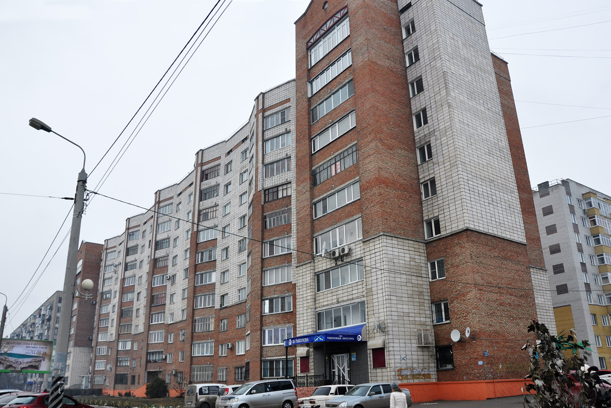 Omsk, Улица 10 лет Октября, 147