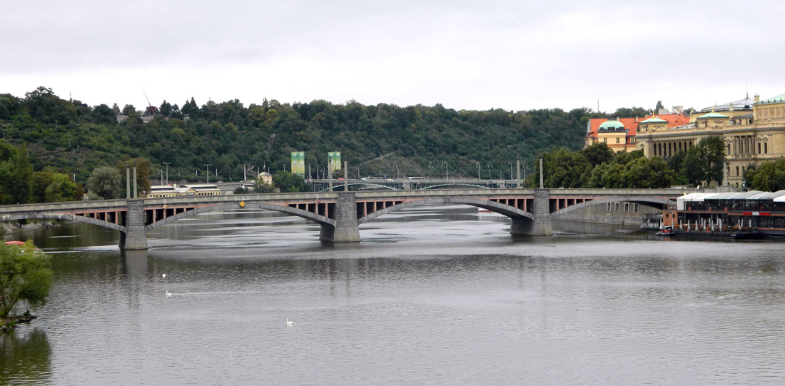 Прага, Manesův most
