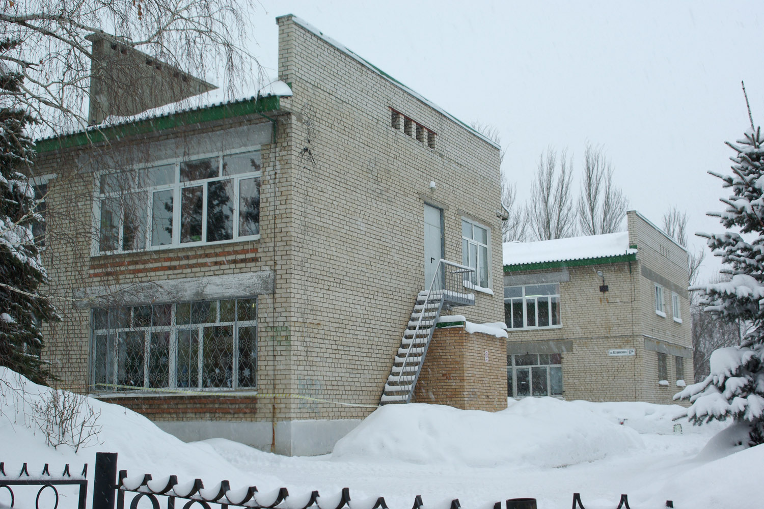 Novokuybyshevsk, Улица Островского, 17Б