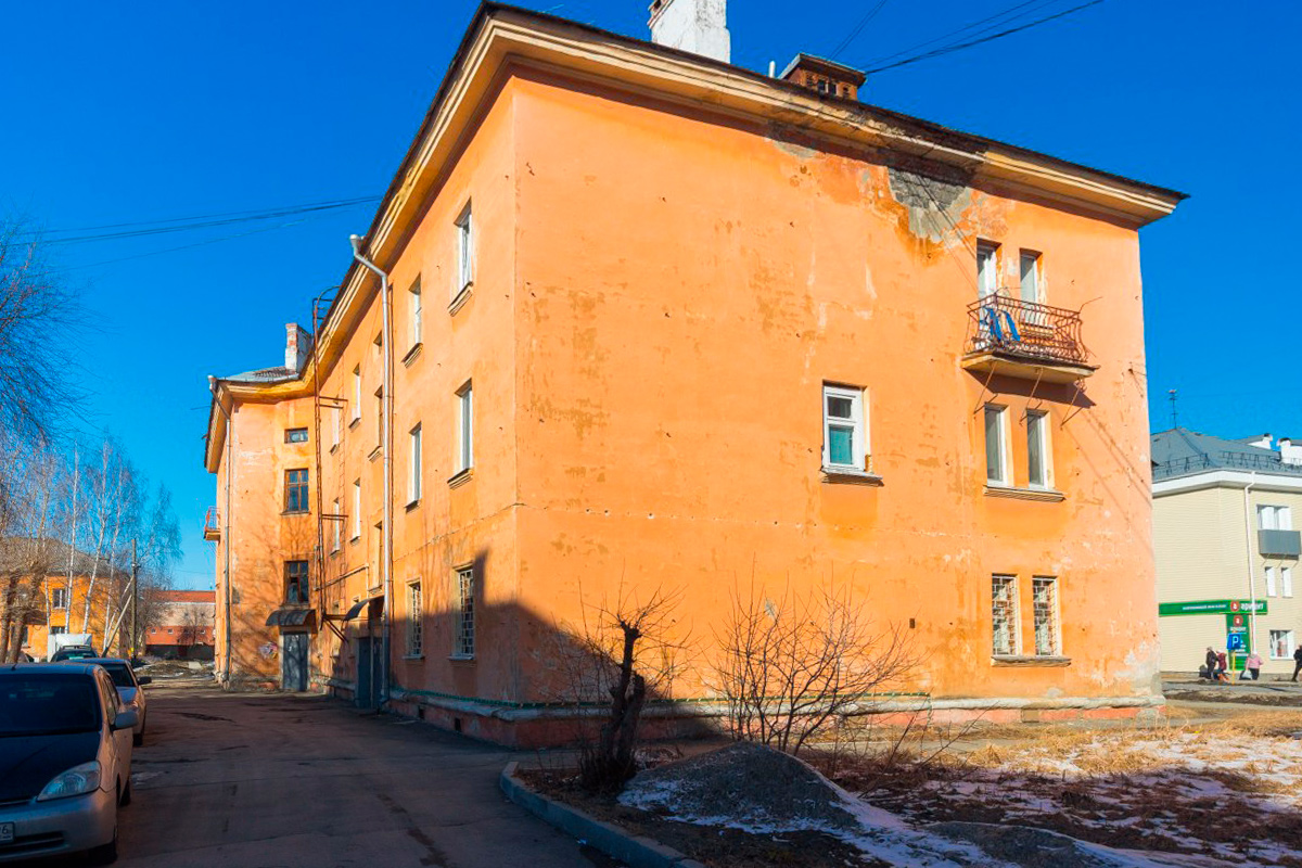 Новоуральск, Первомайская улица, 80